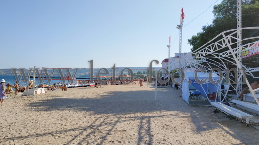 Фото пляжа, территории и моря.